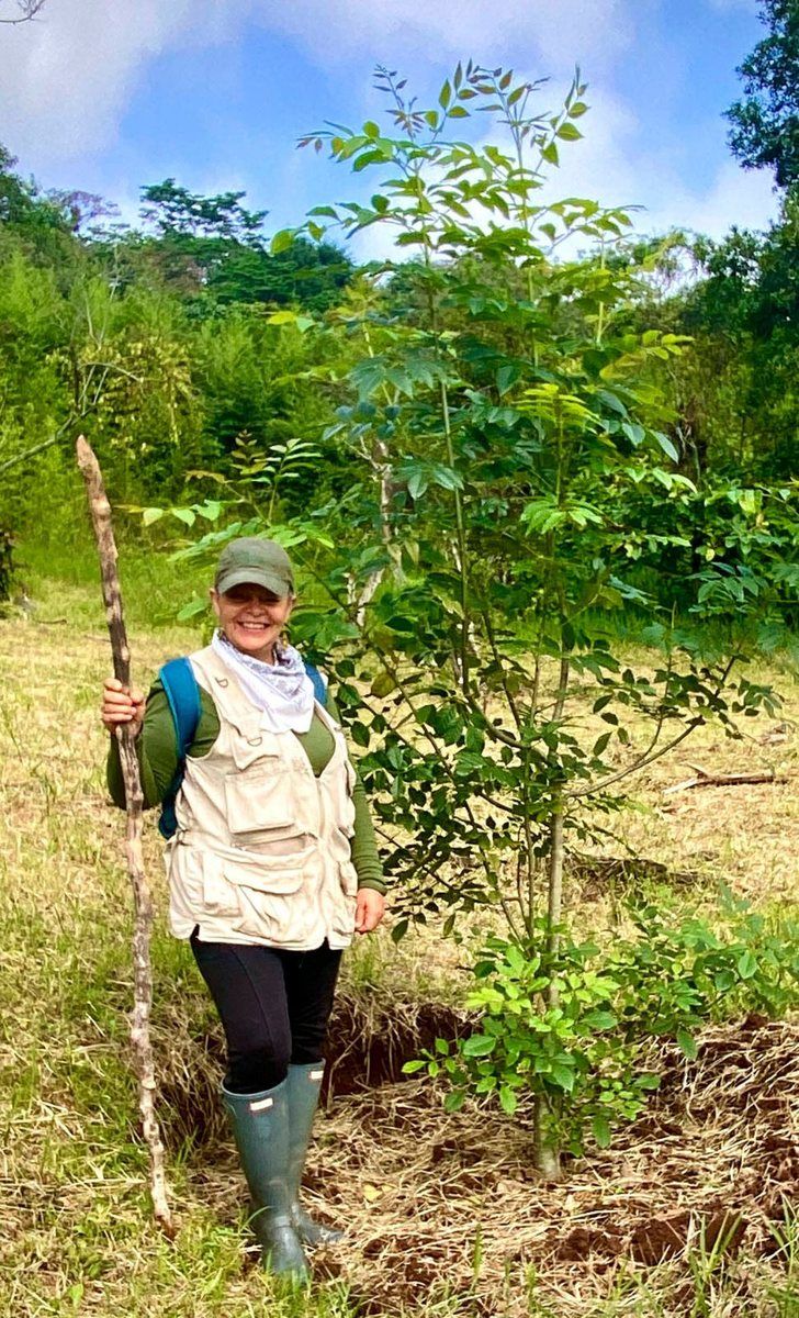 Leticia Arriaga Stransky en una reforestación en el Cerro de las Culebras